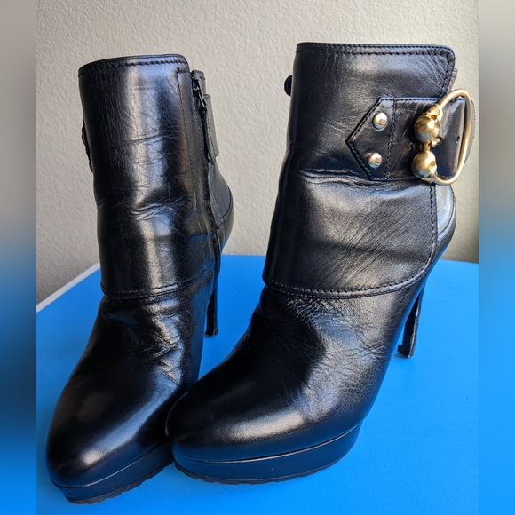 McQueen low armadillo boots w/ gold skull buckle - Picture 1 of 11